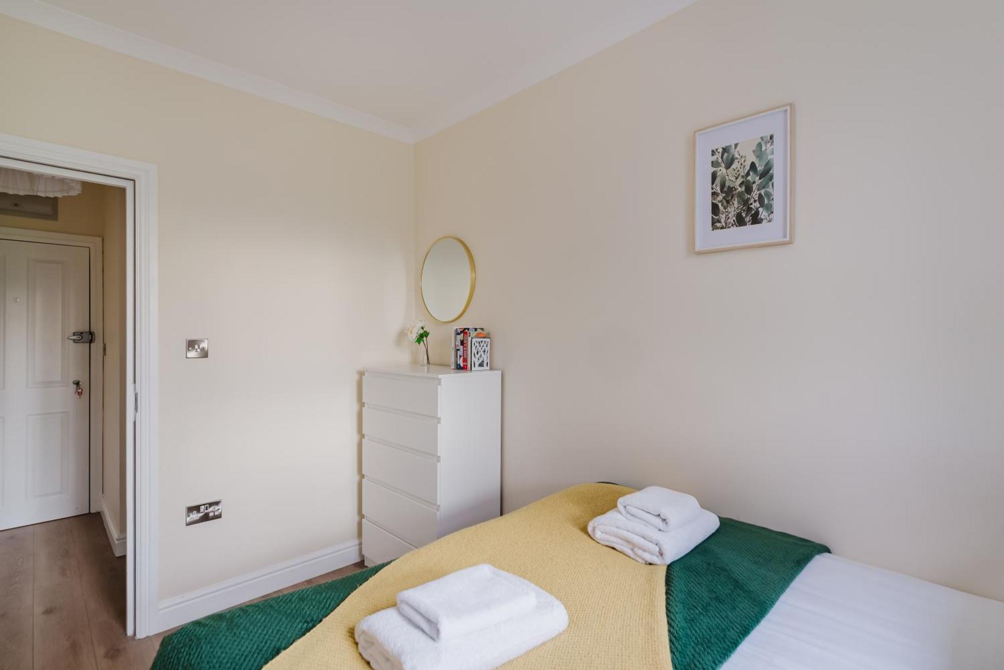 Modern Cosy Corner Flat 3 Bed And Loft Sleep 7 People Apartment London Ngoại thất bức ảnh