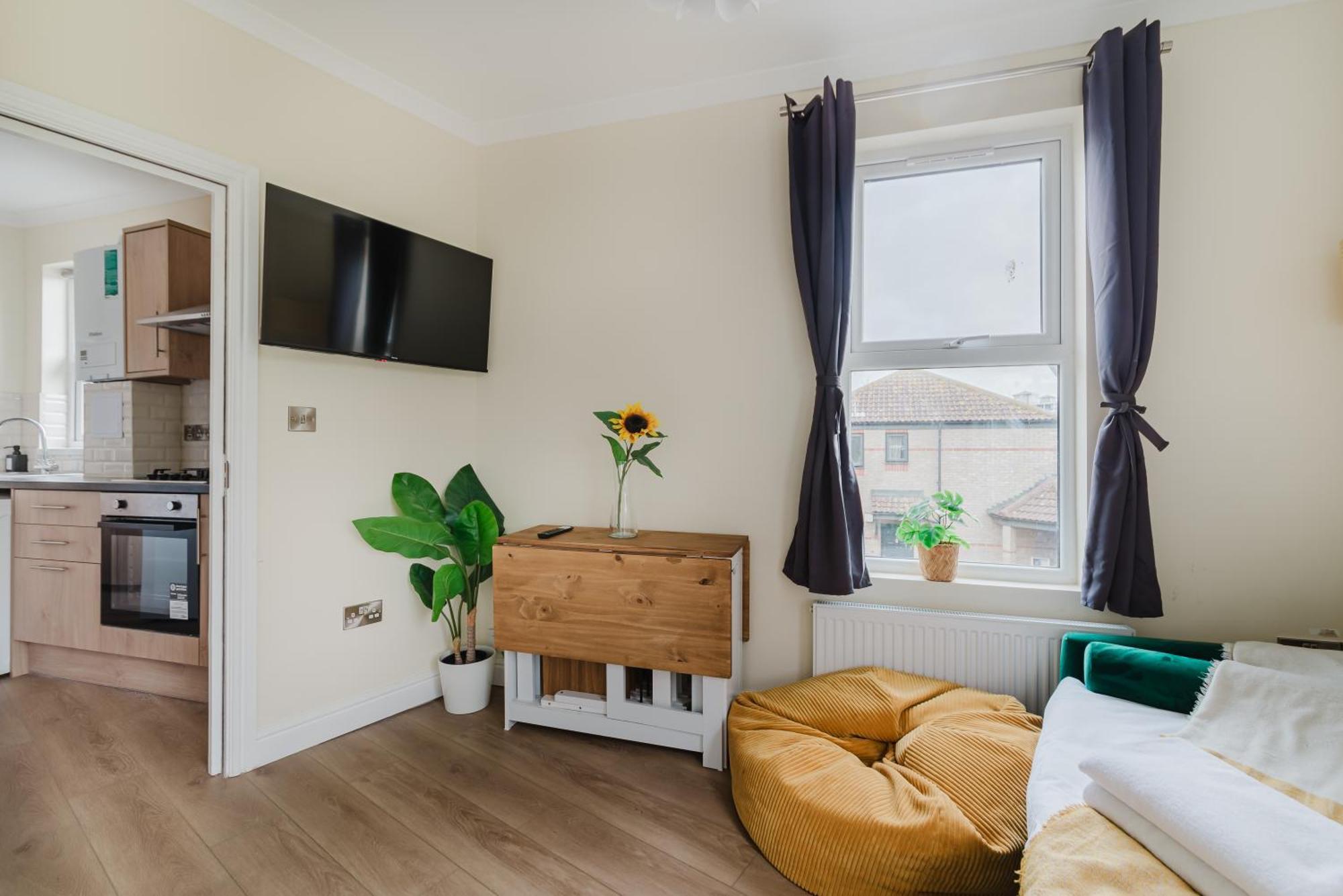 Modern Cosy Corner Flat 3 Bed And Loft Sleep 7 People Apartment London Ngoại thất bức ảnh